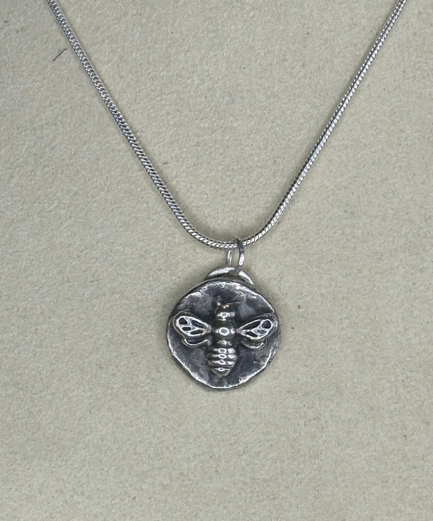 🐝 Pendant