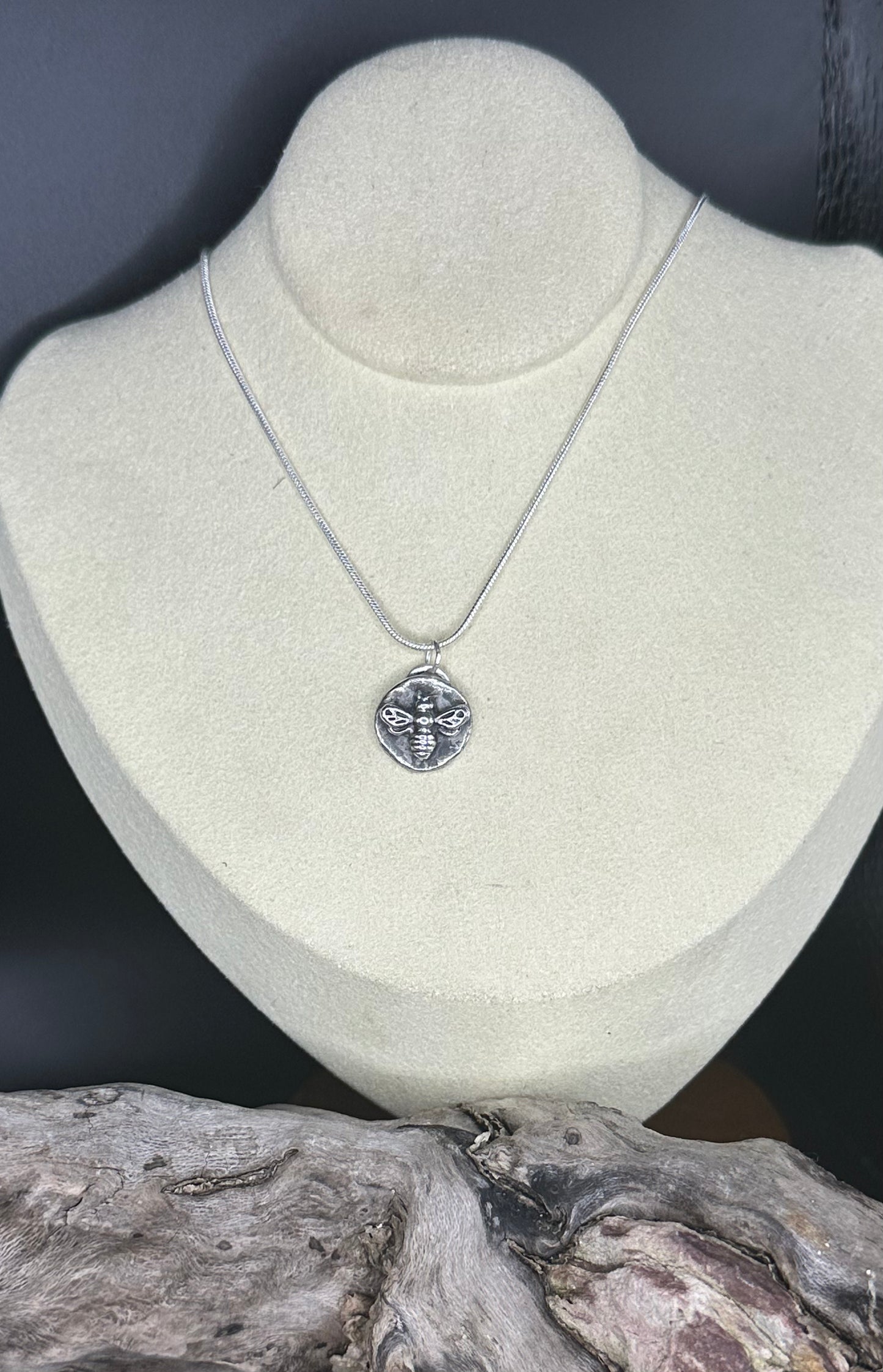 🐝 Pendant